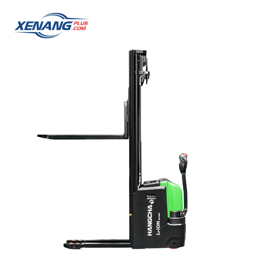 Xe nâng điện đứng lái CDD16-AC2S-I được thiết kế để xử lý tải trọng trung bình trên nền điện sạch và tối ưu cho kho có lối đi hẹp